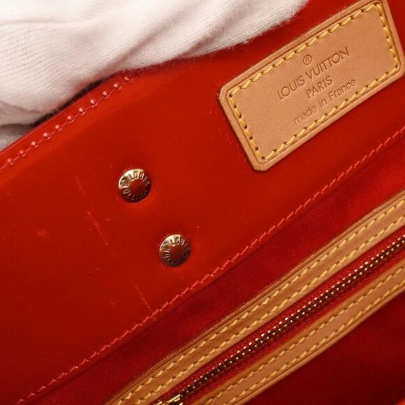 Louis Vuitton Red Vernis Reade MM Tote Handbag - Picture 8 of 11